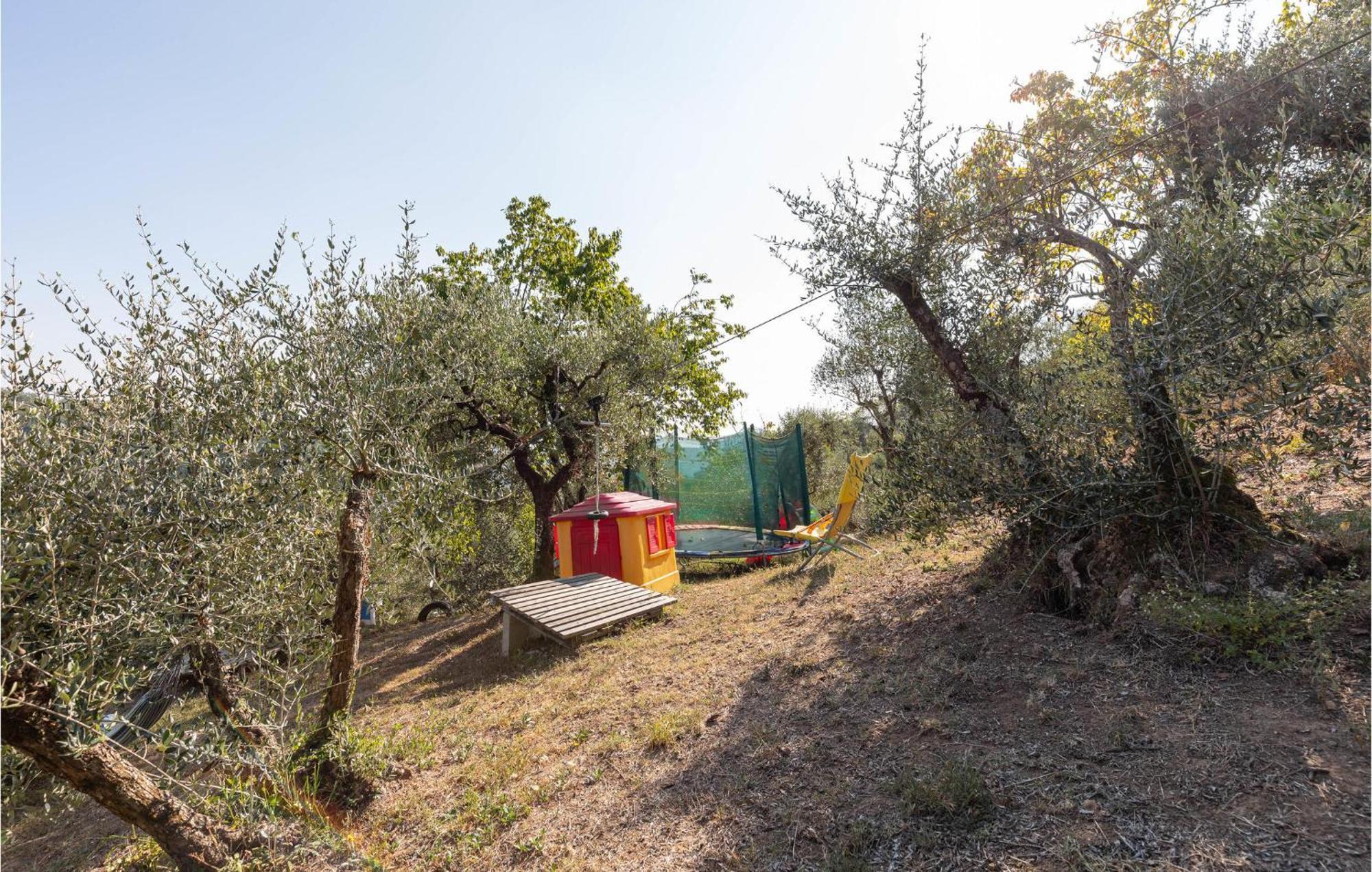 Awesome Home In Marliana With Kitchenette المظهر الخارجي الصورة